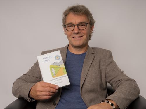 Bruno Müller Businesscoach mit Buch "Führung heute"